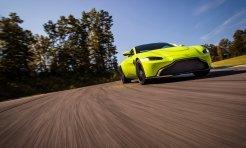 Aston Martin Vantage купе фото