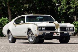 Oldsmobile 442 Hurst/Olds Holiday Coupe